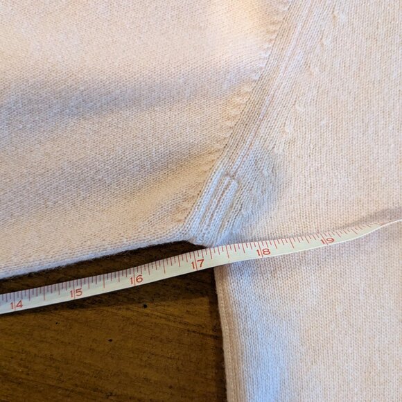 Pringle Scotland 100% Cashmere Pink Turtleneck Size Med Womens VTG 80's Sweater - Picture 15 of 15